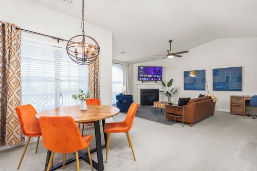 Overlook Retreat Across from Carolina Core. Pet and Remote Work Friendly!