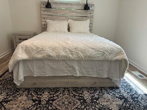 3 chambres, fer et planche à repasser, Wi-Fi, draps fournis