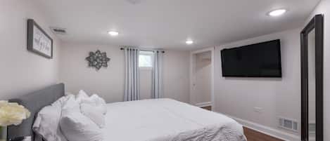 Iron/ironing board, WiFi, bed sheets