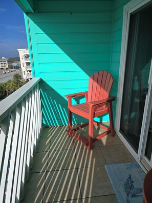 Property grounds - The Crabby Condo has magnificent ocean views, steps to the boardwalk, and pool (Carolina Beach)