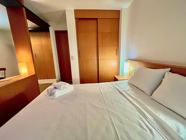 1 chambre, bureau, espace de travail pour ordinateur portable