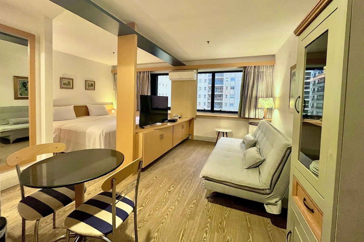 Apartamento Confort | Escritorio, espacio para trabajar con un portátil, cortinas opacas