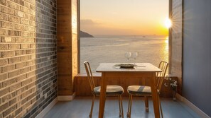 Basic Room, 1 Bedroom (Room 202) | 1 bedroom, free WiFi - Geoje Inbito Pension (Geoje)