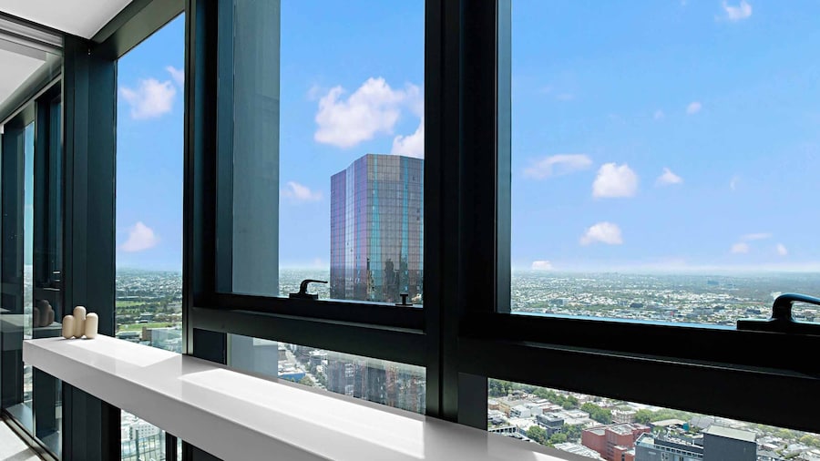 Lumina Stays - Victoria One