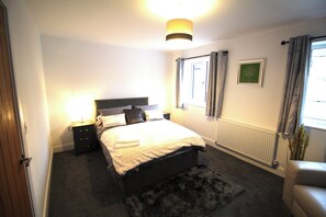 House | 2 bedrooms, iron/ironing board, free WiFi, bed sheets