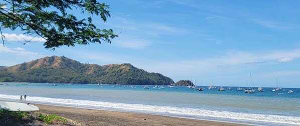 Sun-loungers - Charming 2-bedroom condo in amazing Playas del Coco with WiFi, AC (Playas del coco)