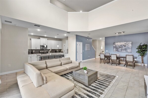 Smart TV - Minutes from Disney & Universal (Kissimmee)