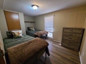 3 bedrooms, free WiFi, bed sheets