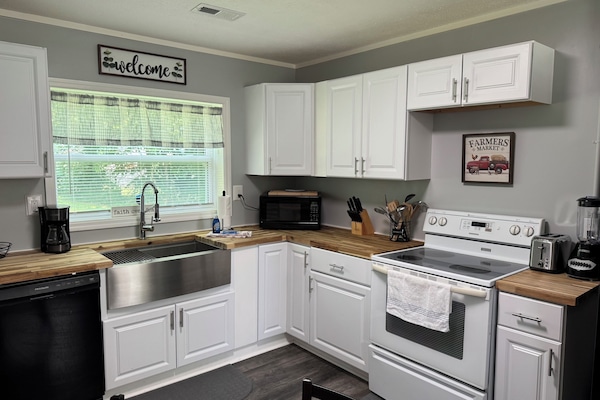 Fully equipped kitchen with farmhouse charm and everything you need to cook