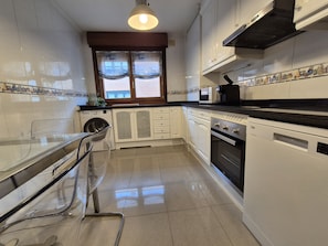 Fridge, microwave, oven, dishwasher