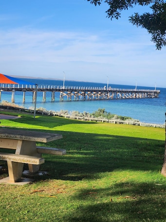 Property grounds. Port Neill SA Stone Cottage Close to everything in Pt Neill Sleeps 6