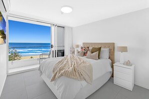 Luksusleilighet, balkong, havutsikt | 2 soverom, strykejern/-brett og ekstrasenger (mot et tillegg)