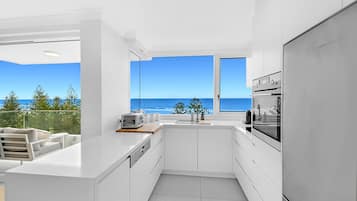 Luxury Apartment, Balcony, Ocean View | Private kitchen