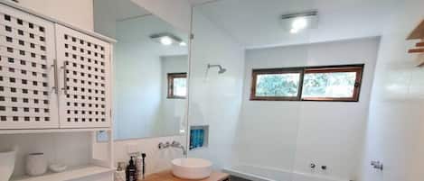 Hair dryer