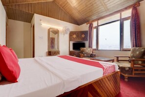 クラシック ダブルルーム バルコニー マウンテンビュー | WiFi (無料)