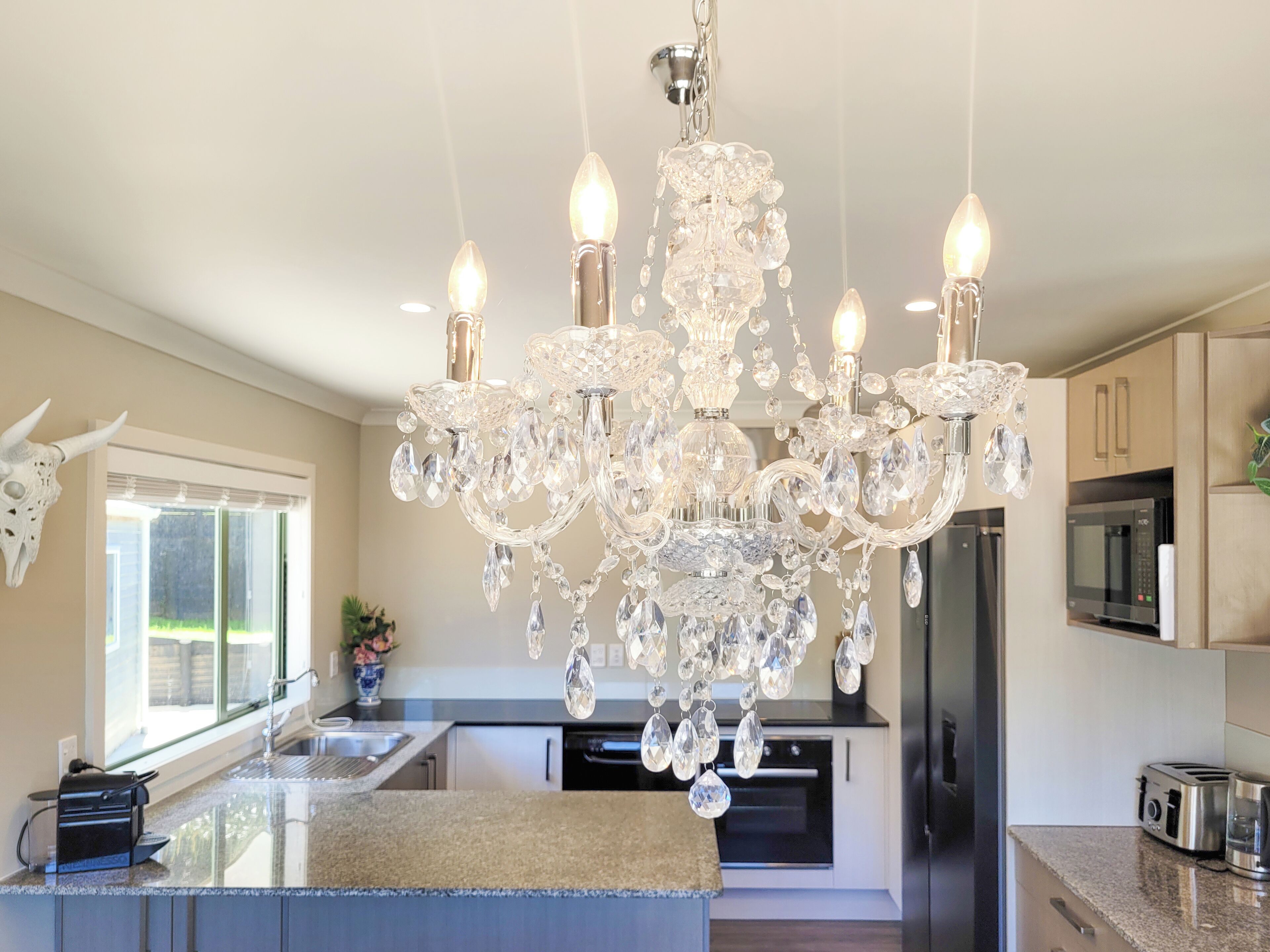 Microondas, horno y placa de cocina