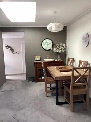 Dining - Hosts on the Coast Casement Fun (Whangamata)