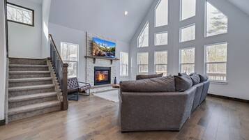 Smart TV, chimenea, videojuegos y tenis de mesa