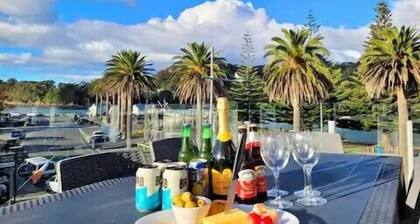 Hosts on the Coast Esplanade Harbour View Apartment 111