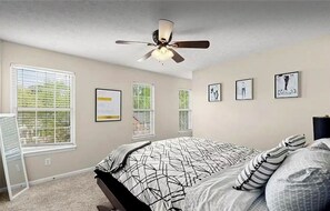 3 chambres, fer et planche à repasser, Wi-Fi, draps fournis