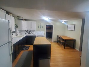 Private kitchen - Cozy 2-bedroom house in Alma with WiFi, AC close to Harlan Lake and hunting. (Alma)
