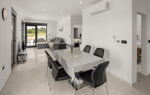 Dining - Gorgeous home in Zminj (Zminj)