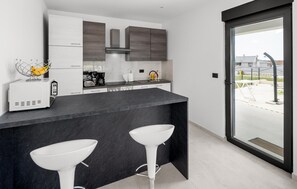 Fridge, stovetop, dishwasher, coffee/tea maker - Gorgeous home in Zminj (Zminj)