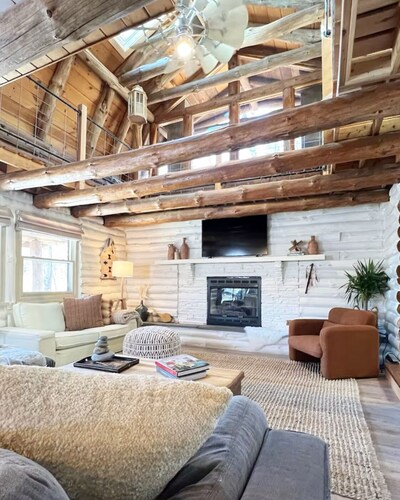 Stylish, Luxury Mountain House 10 Mins to Windham