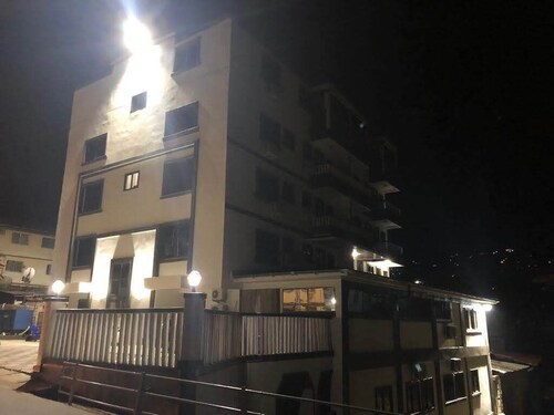 HOTEL MALLIKA COMPANY SL. 
In Freetown with WiFi, AC, Restaurant, Free Parking.