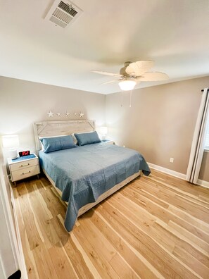 1 室のベッドルーム、アイロン / アイロン台、WiFi (無料)、ベッドシーツ