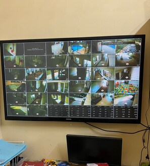 2 dormitoris, escriptori, habitacions insonoritzades i wifi gratuïta 