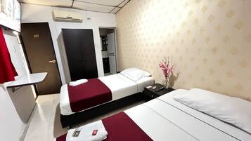 Phòng 2 giường đơn Tiêu chuẩn | Bàn, khu vực làm việc phù hợp cho laptop, phòng cách âm