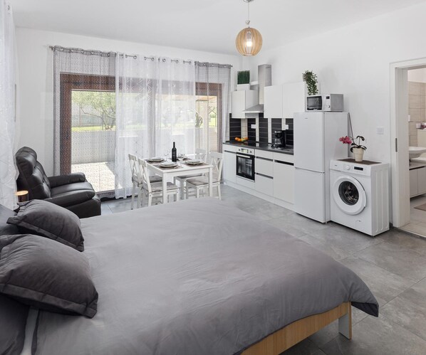 Travel cot, free WiFi, bed sheets - Gorgeous apartment in Porec with WiFi (Porec)