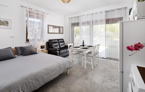 Berço de viagem, Wi-Fi de cortesia, roupa de cama