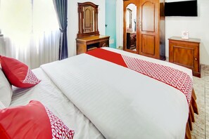 Bed sheets - OYO 3133 Wisma Yampi Syari'ah Near Politeknik Ahli Usaha Perikanan (AUP-STP) - Jakarta Technical University of Fisheries (Jakarta)