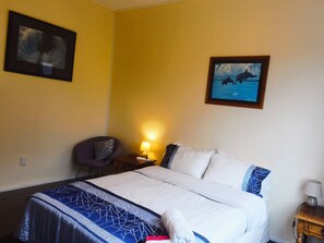 1 slaapkamer, een strijkplank/strijkijzer, gratis wifi, beddengoed