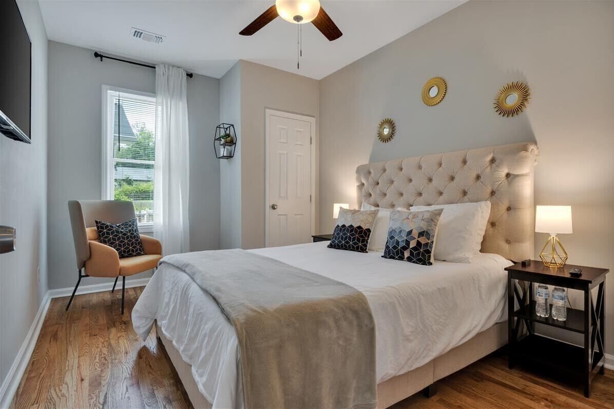 4 slaapkamers, een strijkplank/strijkijzer, wifi, beddengoed