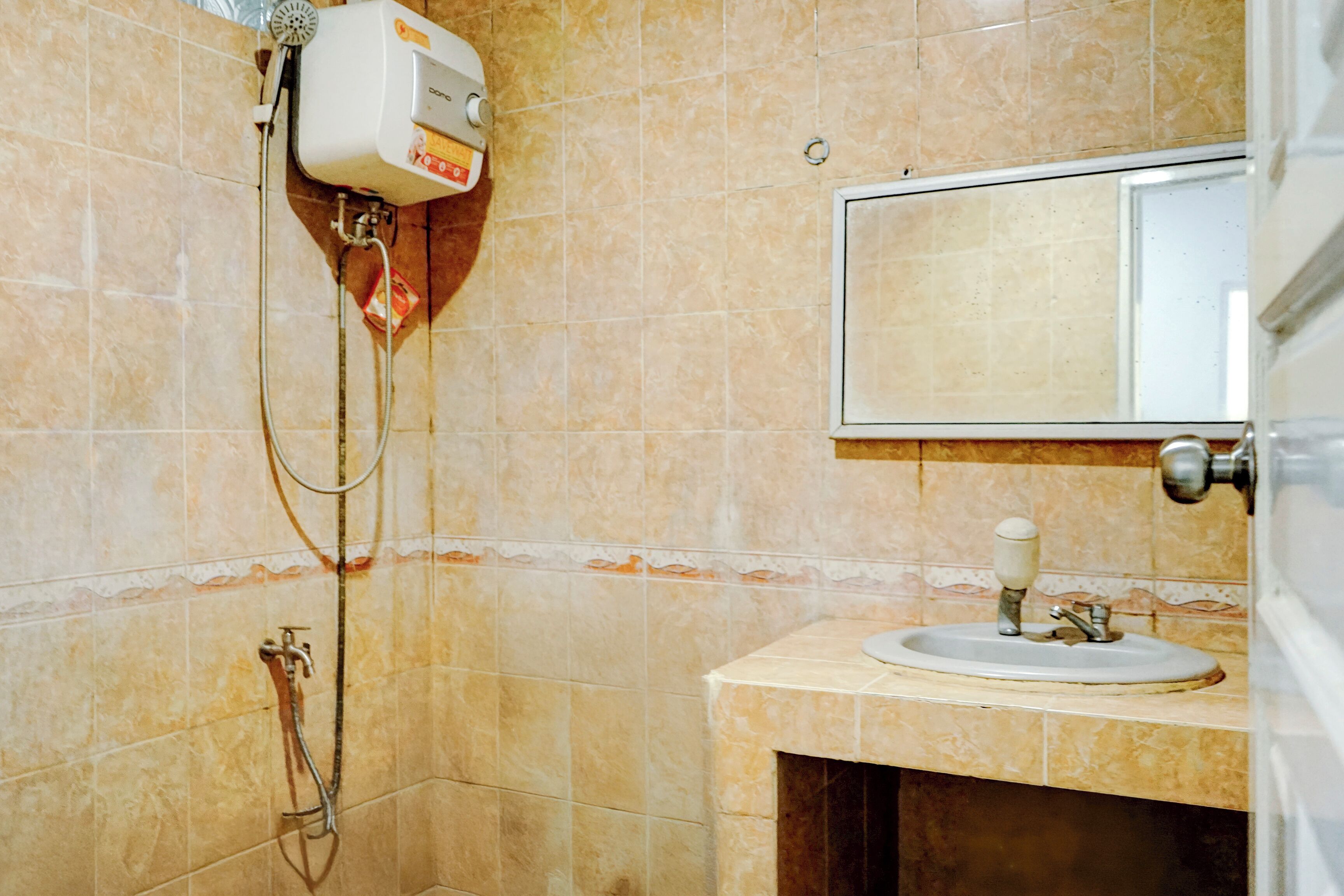 Photo - Hotel O Padang City Center Near Pantai Padang Formerly Hotel Siti Nurbaya