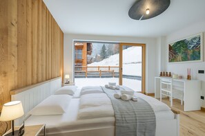 Family Apartment, 2 Bedrooms, 2 Bathrooms, Mountainside (Edelweiss)