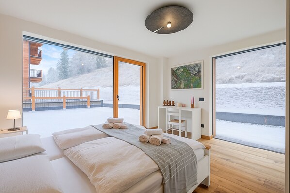 Family Apartment, 2 Bedrooms, 2 Bathrooms, Mountainside (Edelweiss) | 2 bedrooms, free WiFi, bed sheets