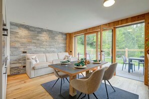 Family Apartment, Multiple Bedrooms, 2 Bathrooms, Mountainside (Edelweiss) | Dining - Edelweiss (Livigno)