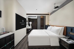 Laptop workspace, free WiFi