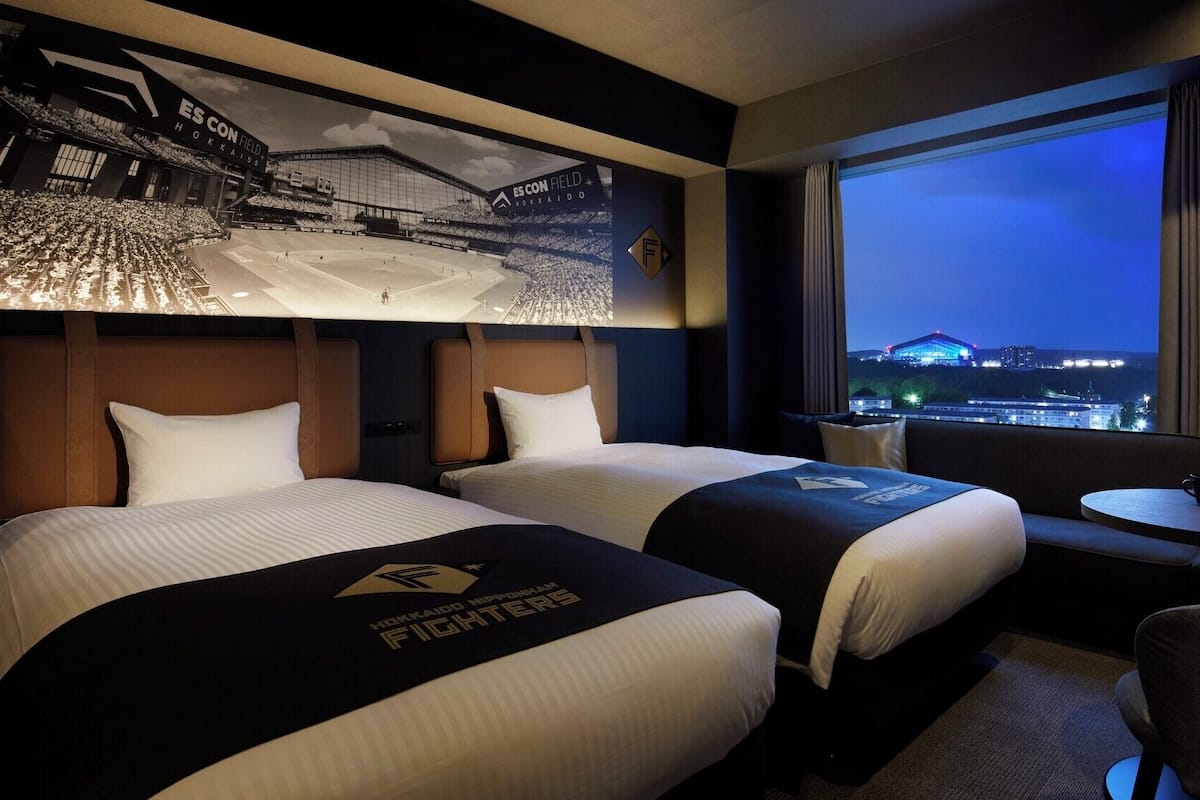 Fighters Floor Twin+1 ES CON FIELD View | 1 bedroom, in-room safe, free WiFi, bed sheets