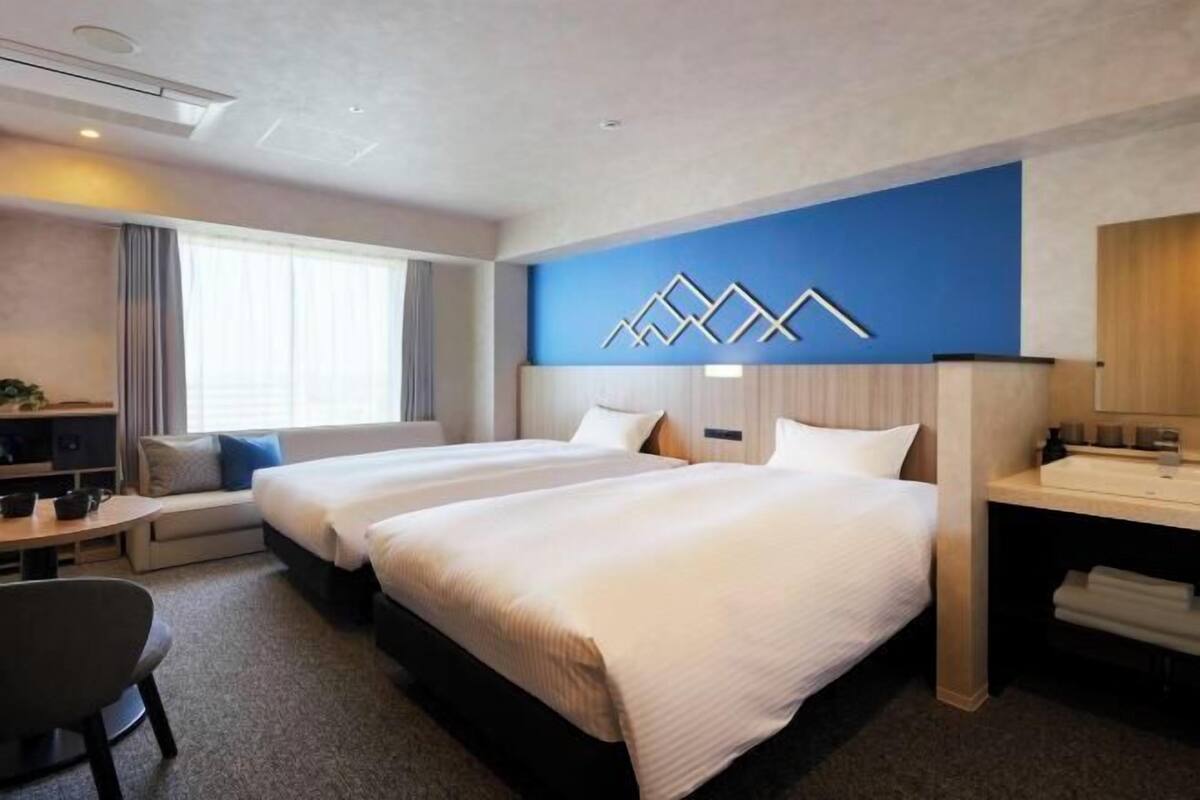 In-room safe, free WiFi, bed sheets