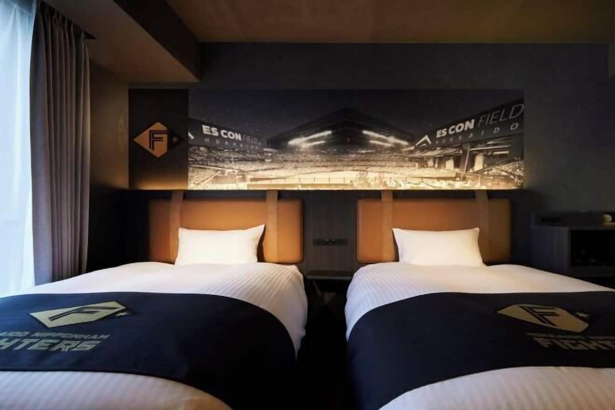 In-room safe, free WiFi, bed sheets
