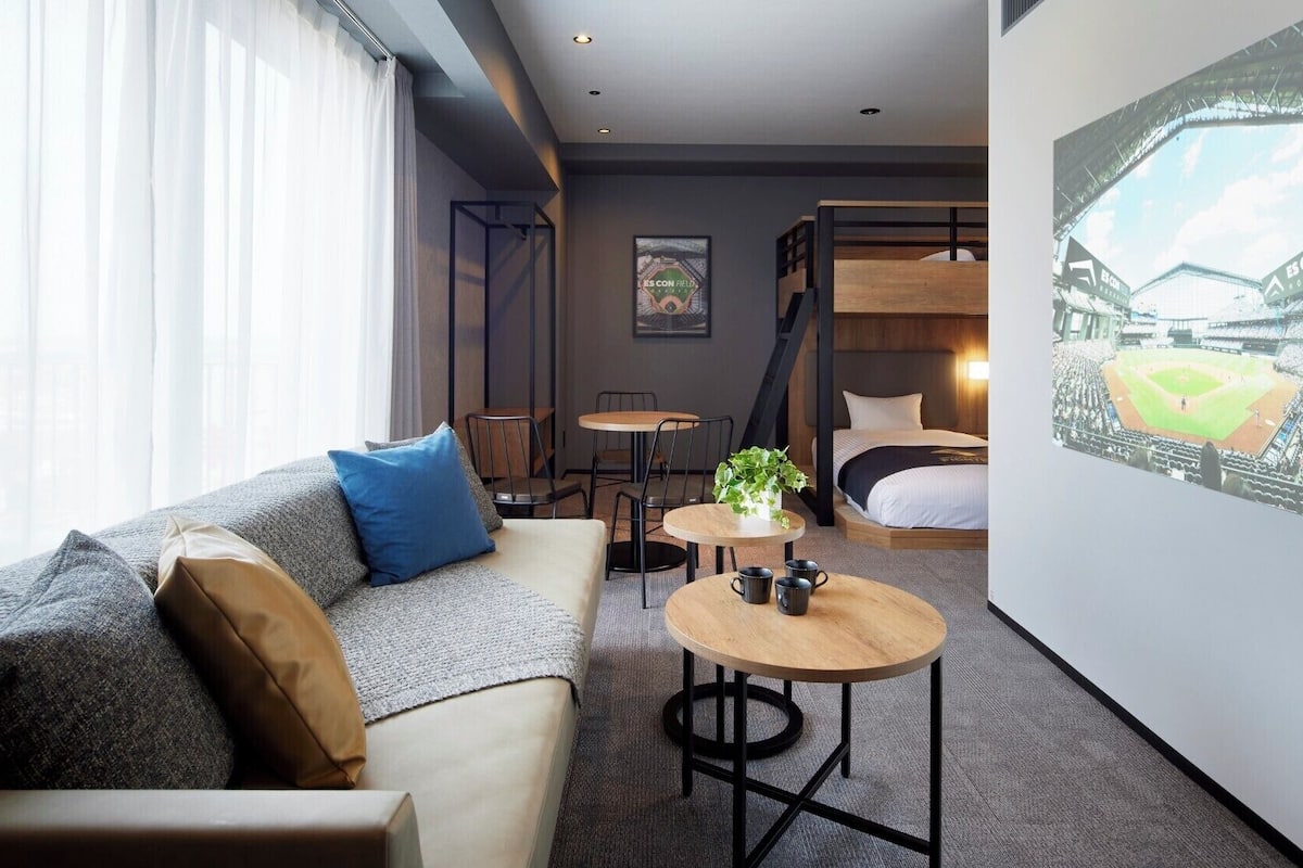 Fighters Floor Triple+1 | 1 bedroom, in-room safe, free WiFi, bed sheets
