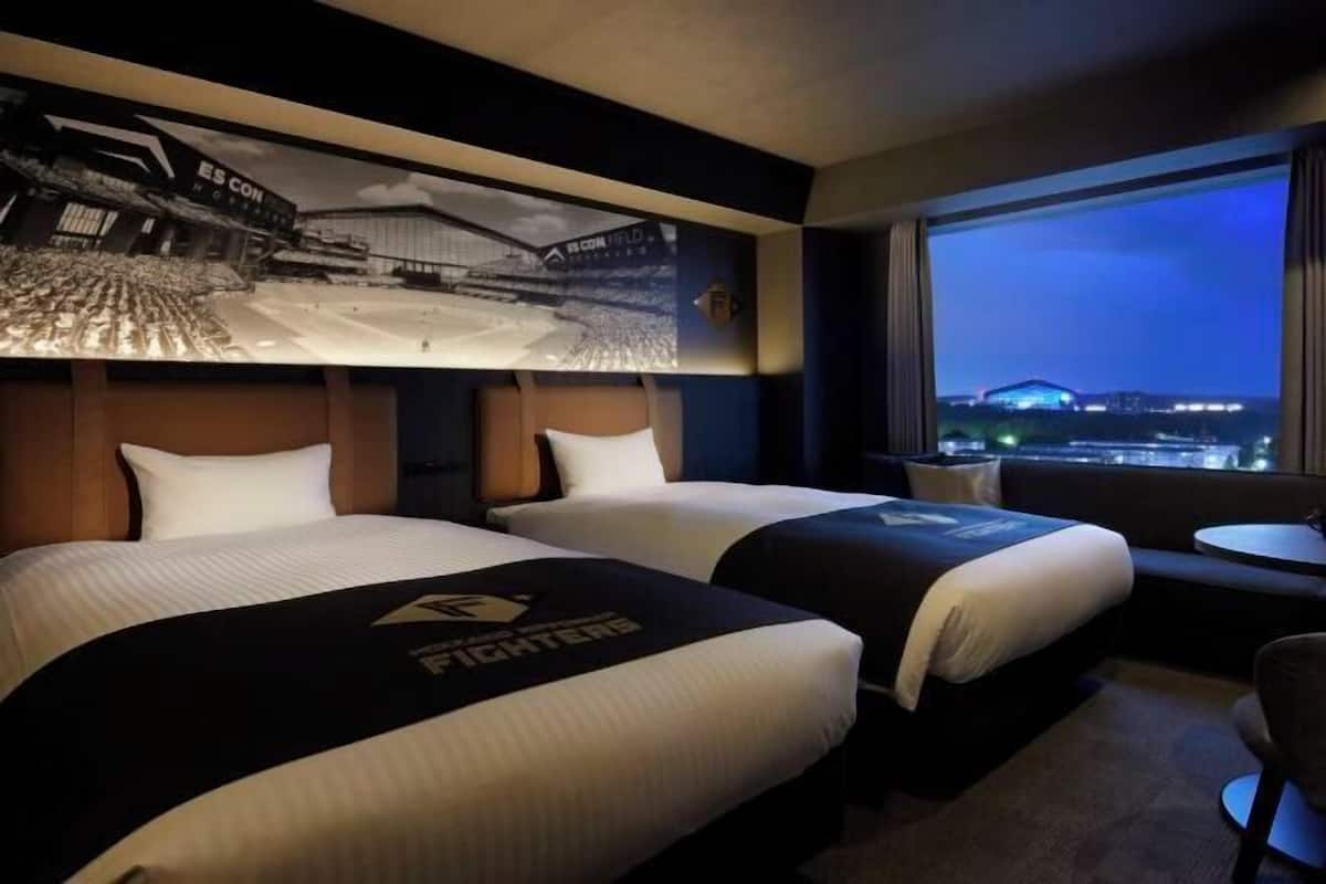 In-room safe, free WiFi, bed sheets