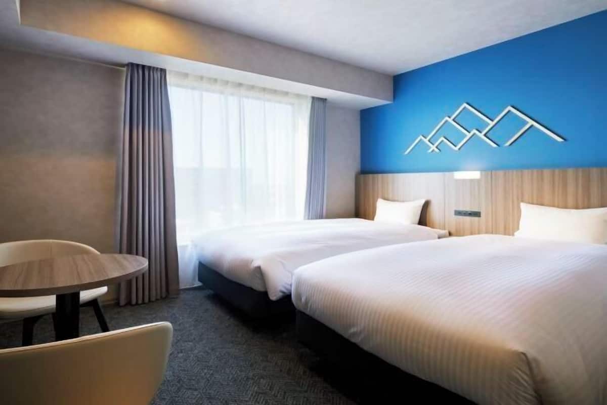 In-room safe, free WiFi, bed sheets