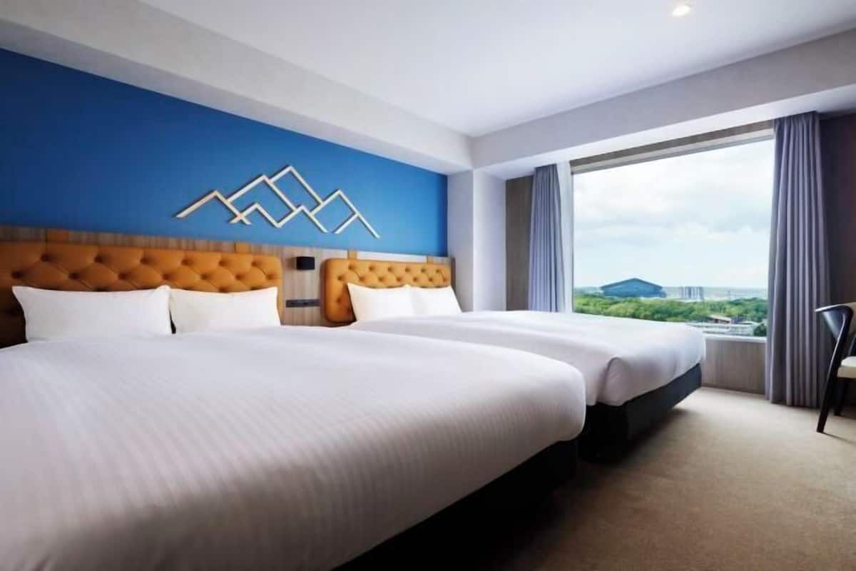In-room safe, free WiFi, bed sheets