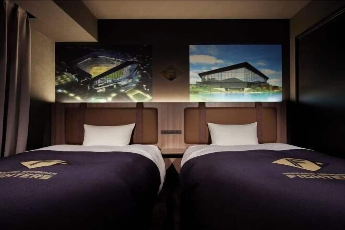 In-room safe, free WiFi, bed sheets